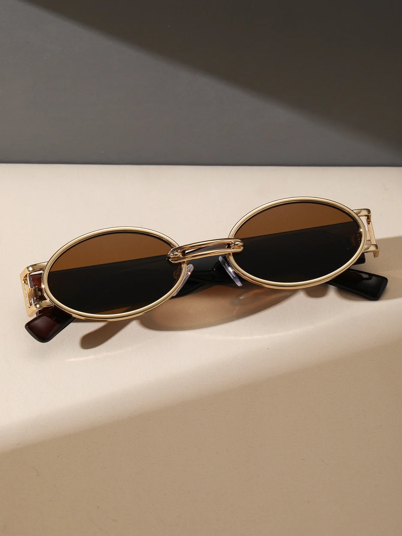 1PC Unisex Plastic Fashion Oval Frame Sunglasses For Street Photography And Beach Travel Party Driving Accessories