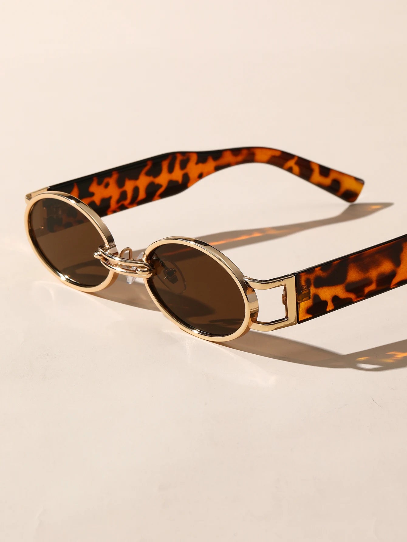 1PC Unisex Plastic Fashion Oval Frame Sunglasses For Street Photography And Beach Travel Party Driving Accessories